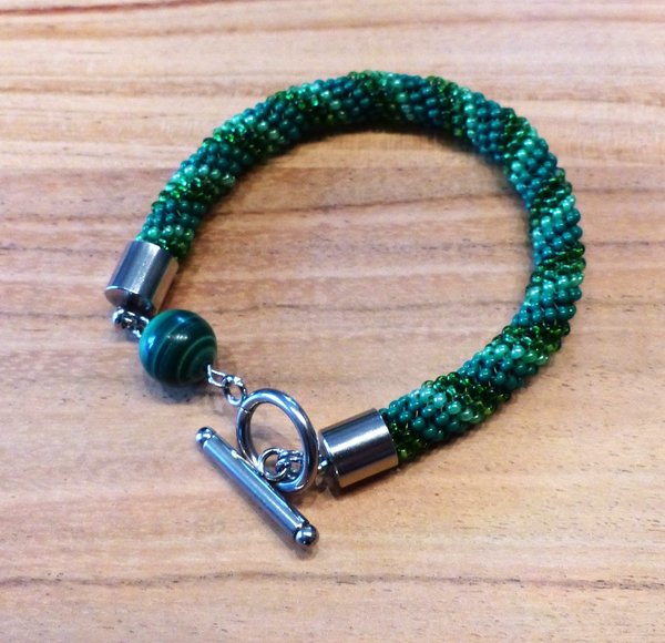 007_Armband Handmade gewebt aus Rocailles Glasperlen grün